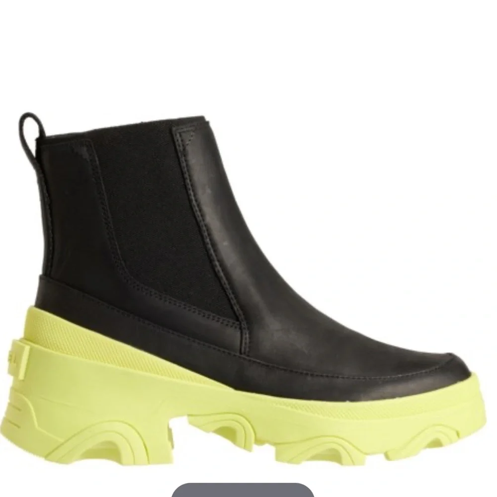 NEW Sorel Boots - Picture 1 of 3
